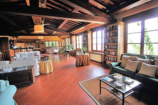 countryhouse for sale in Lucca