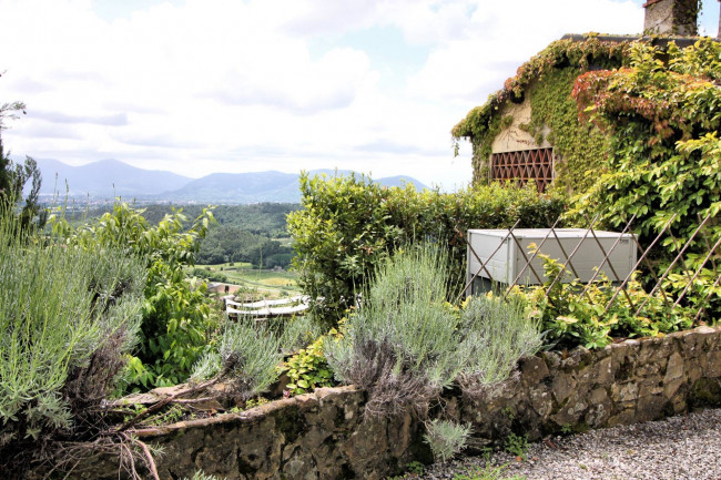 countryhouse for sale in Lucca