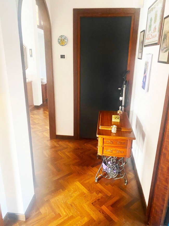 Apartment for Sale to Lucca