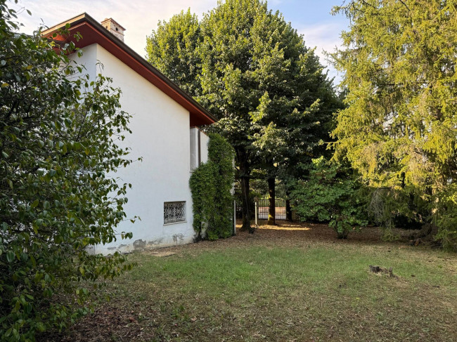 Villa in Vendita a Lucca