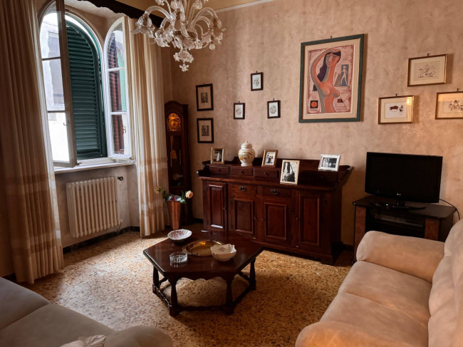 Apartment for Sale to Lucca