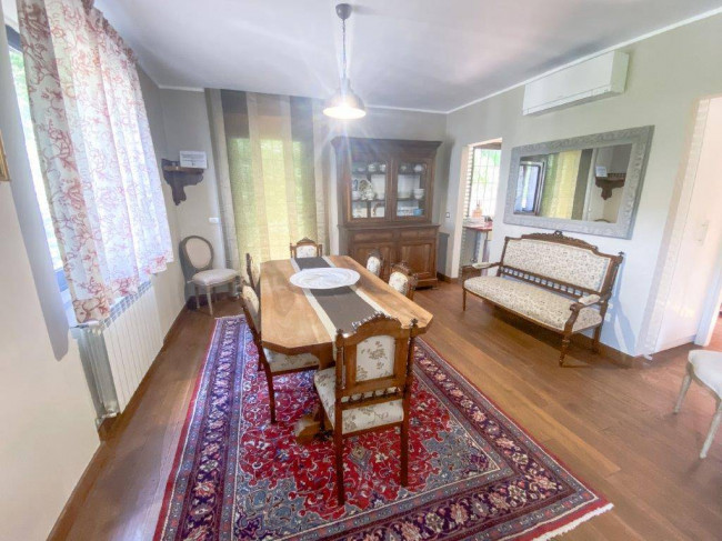 Farmhouse for sale in Camaiore