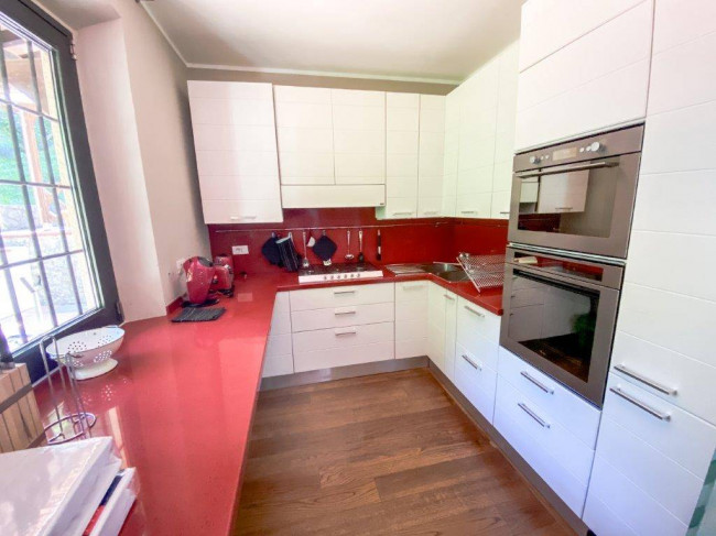 Farmhouse for sale in Camaiore