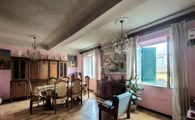 Appartamento in vendita a Lucca