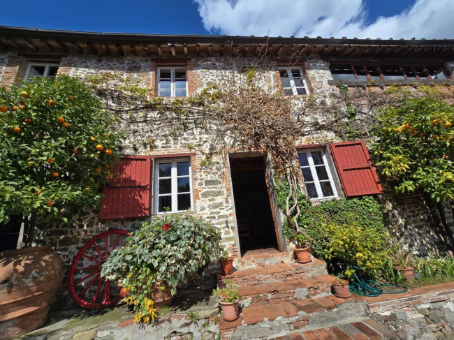 Rustico in vendita a Lucca
