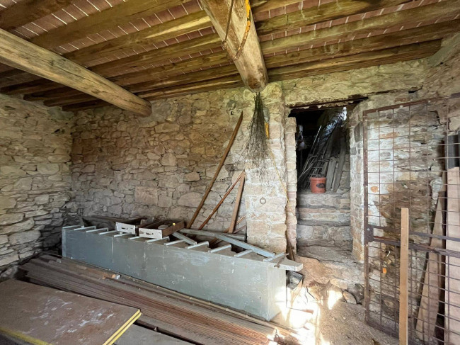 Farmhouse for sale in Lucca