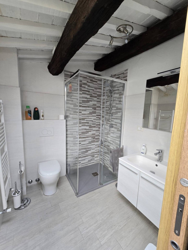 Farmhouse for sale in Camaiore