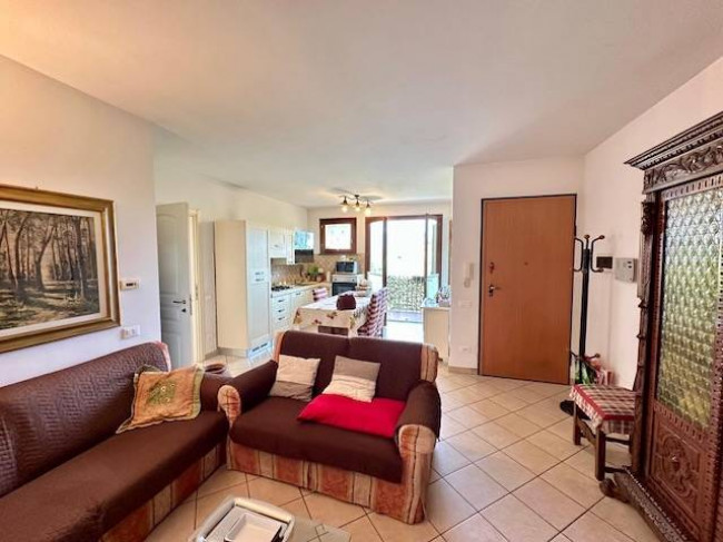 Apartment for Sale to Lucca