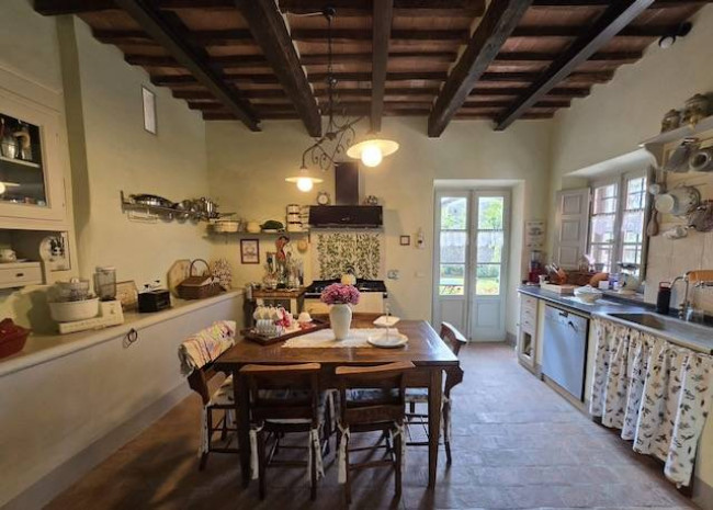 Rustico in vendita a Massarosa