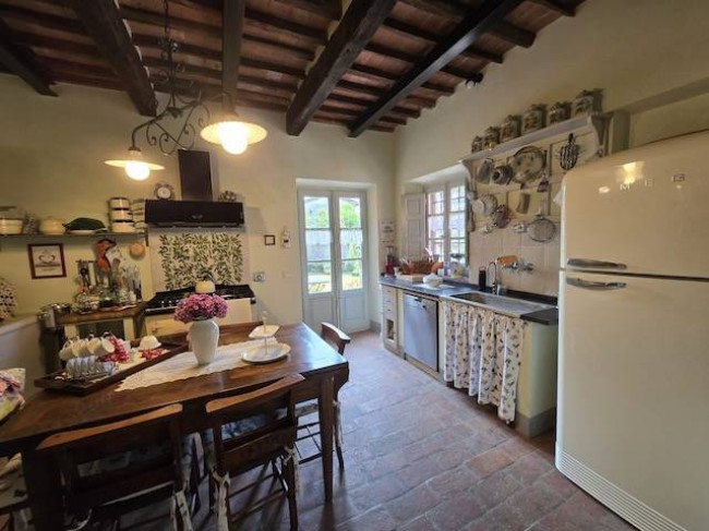 Rustico in vendita a Massarosa