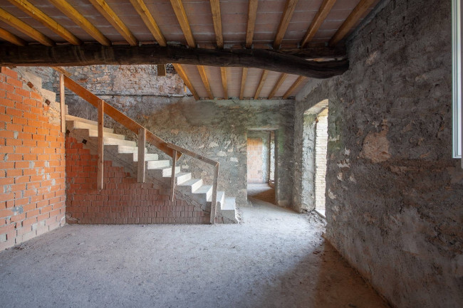 Farmhouse for sale in Lucca