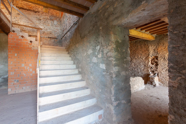 Farmhouse for sale in Lucca