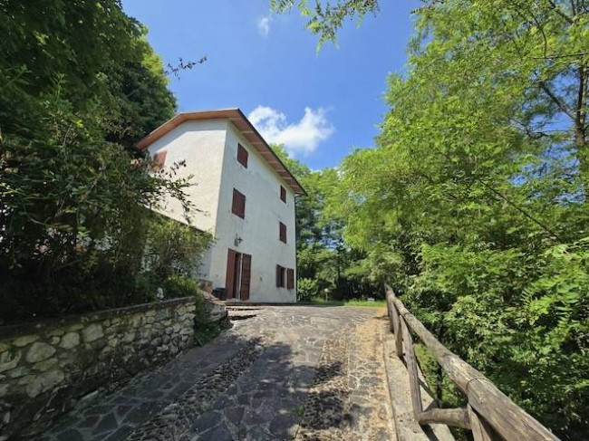 Casa singola in vendita a Bagni di Lucca