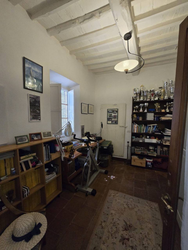 Farmhouse for sale in Massarosa
