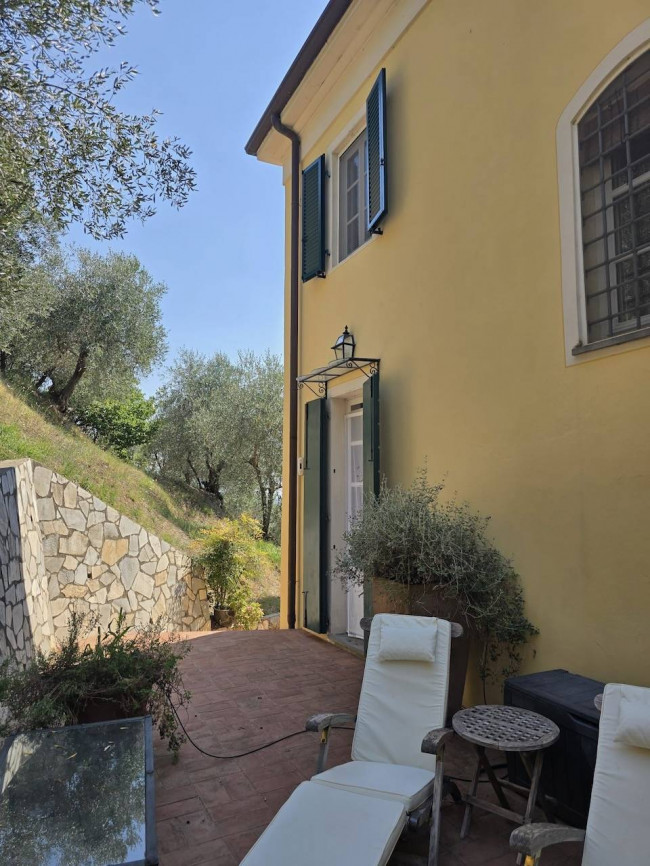 Farmhouse for sale in Massarosa