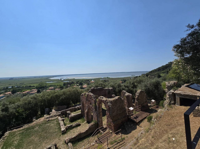 Farmhouse for sale in Massarosa