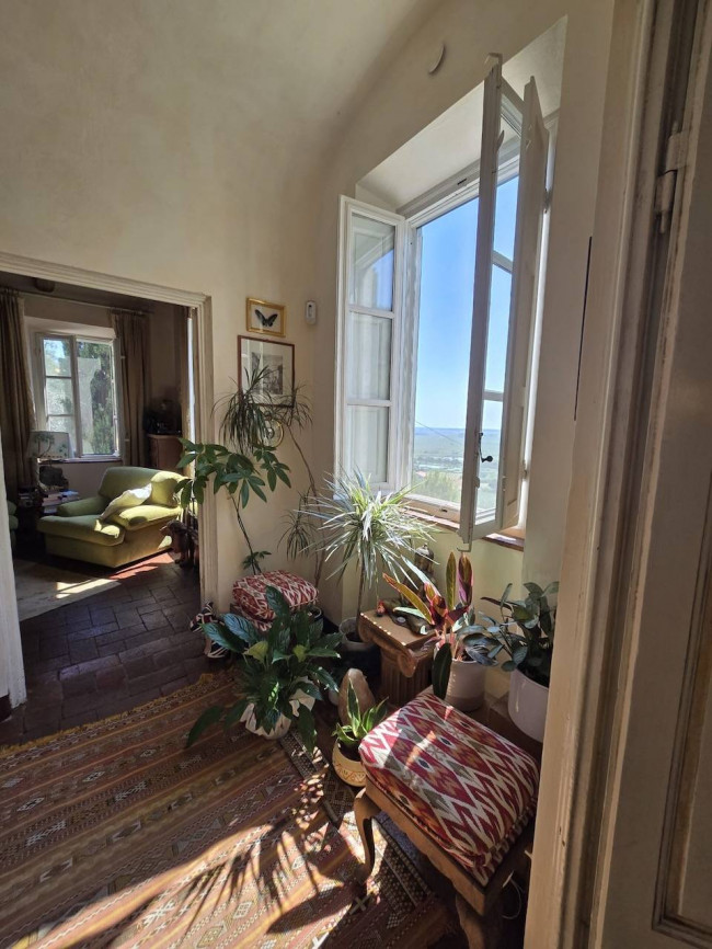 Farmhouse for sale in Massarosa