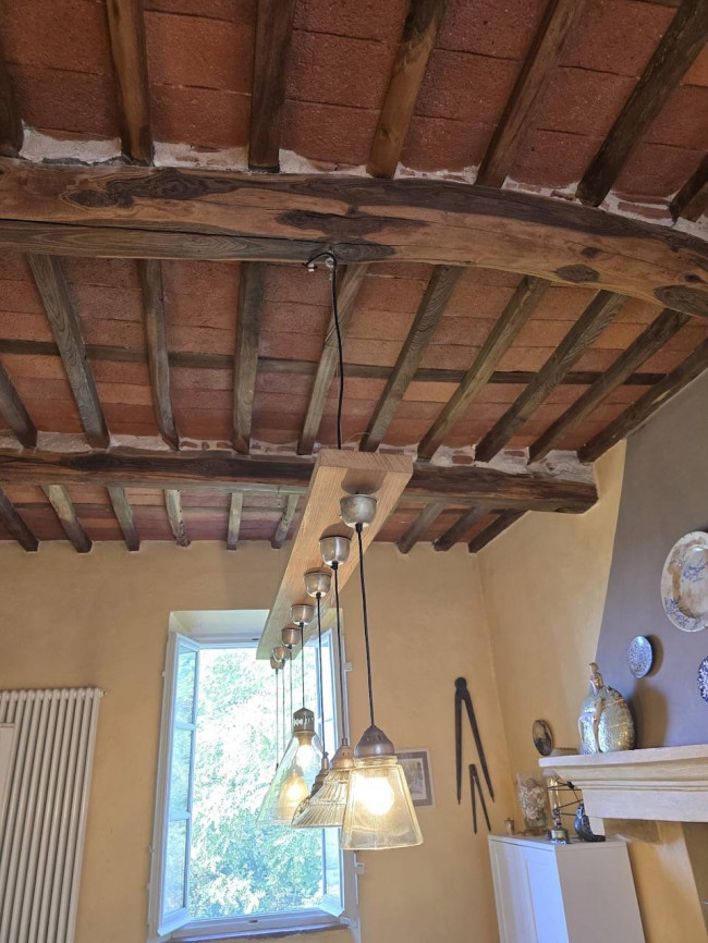 Farmhouse for sale in Massarosa