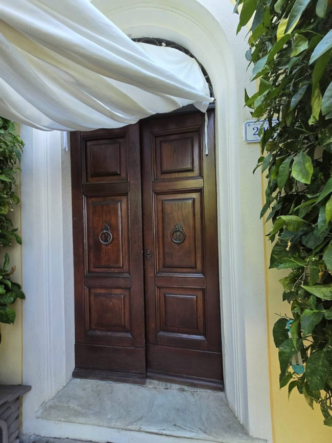 Farmhouse for sale in Massarosa