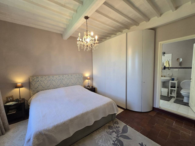 Farmhouse for sale in Massarosa
