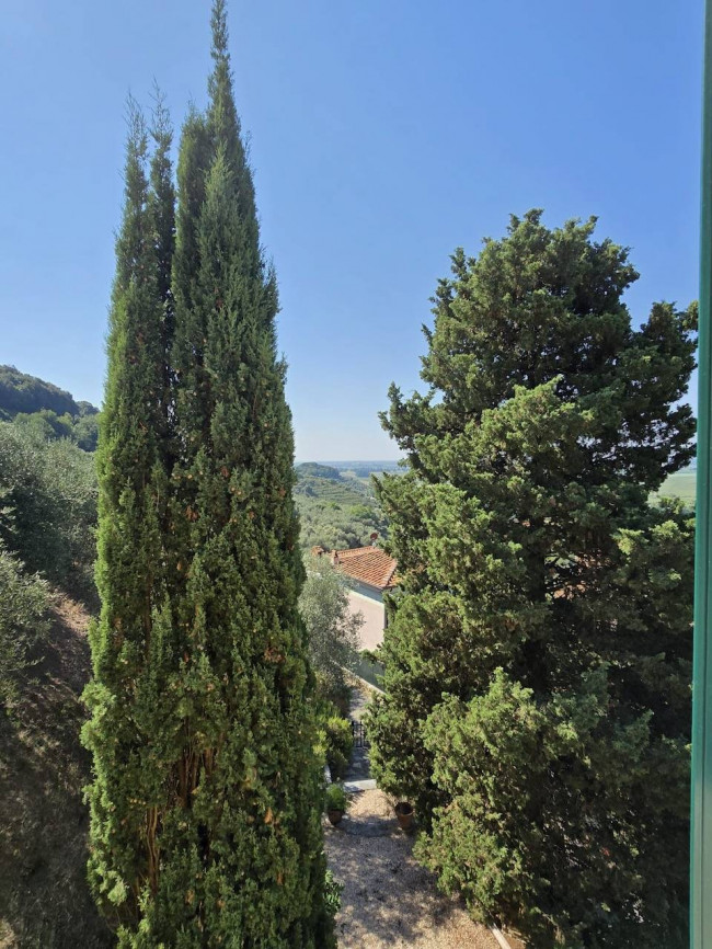 Farmhouse for sale in Massarosa