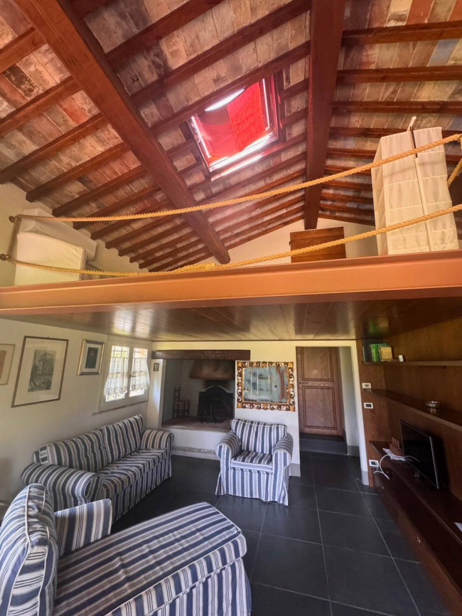 Casale in vendita a Viareggio