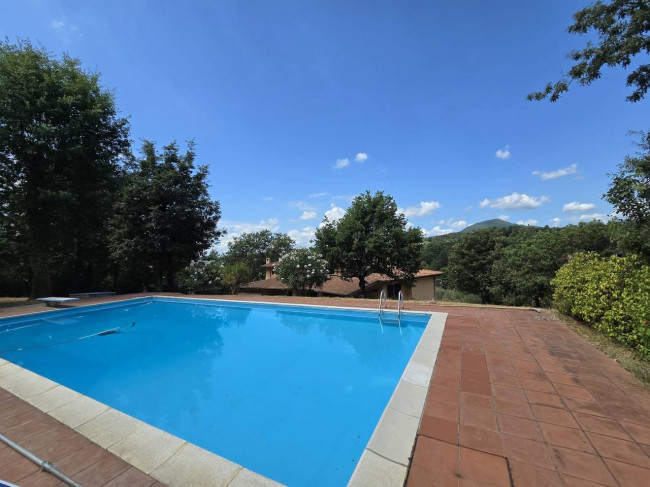 Villa for sale in Lucca