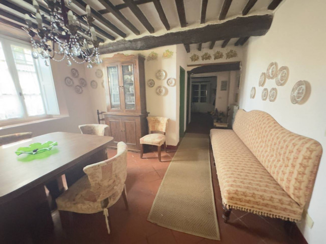 Farmhouse for sale in Lucca