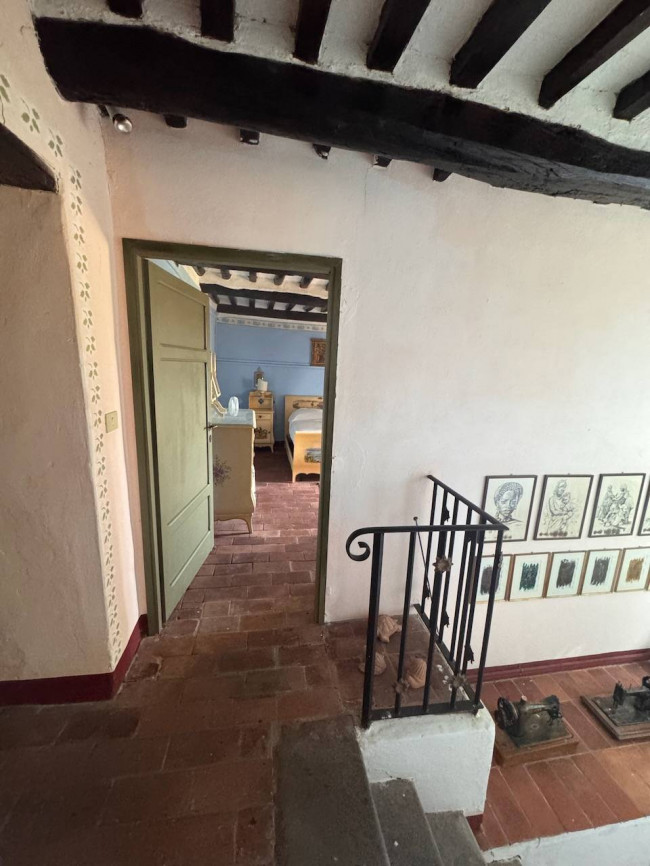 Farmhouse for sale in Lucca