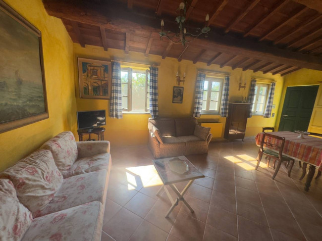 Casale in vendita a Lucca