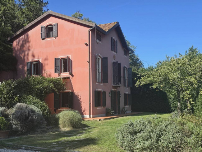 Villa for sale in Lucca