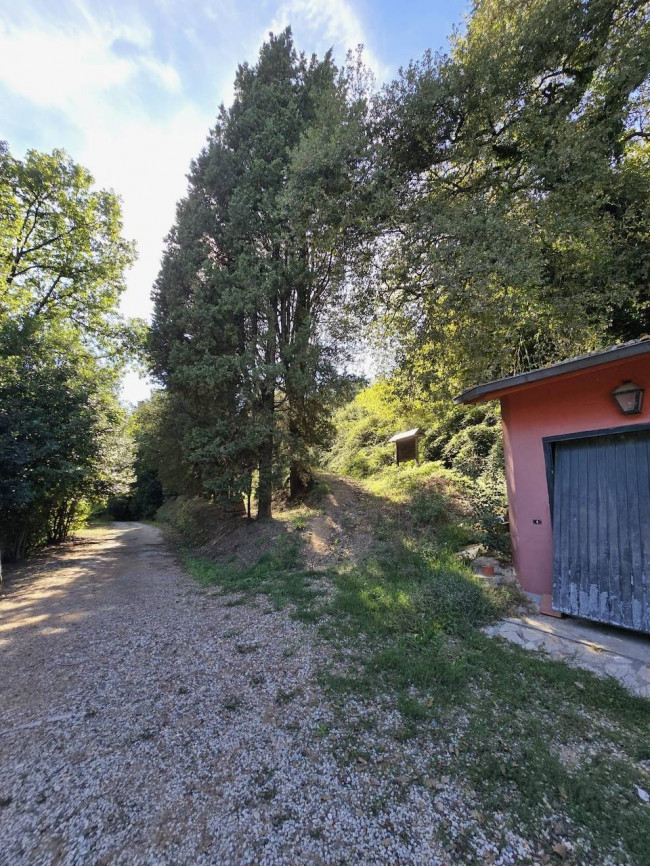 Villa for sale in Lucca