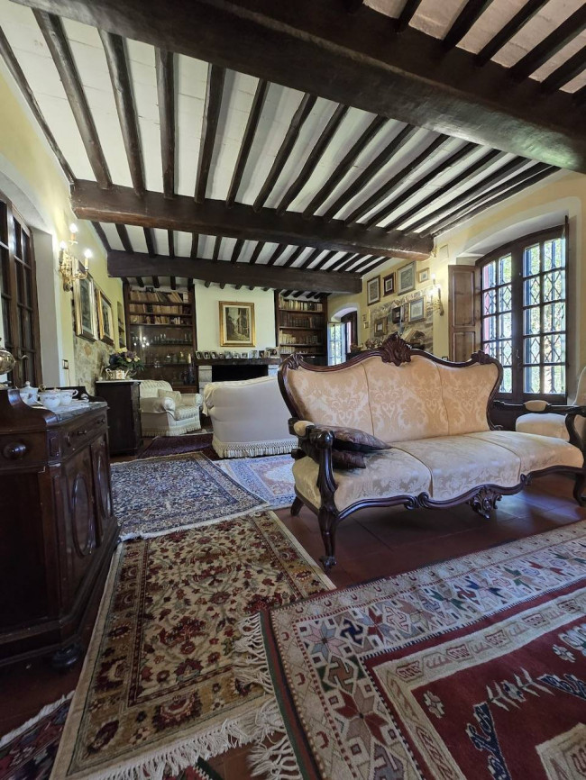 Villa for sale in Lucca