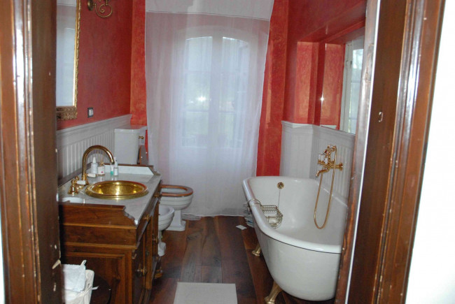 Villa for sale in Lucca