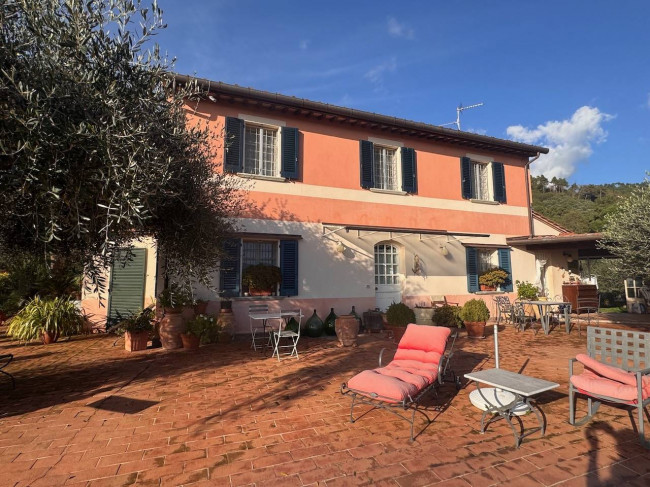 Casale in vendita a Massarosa