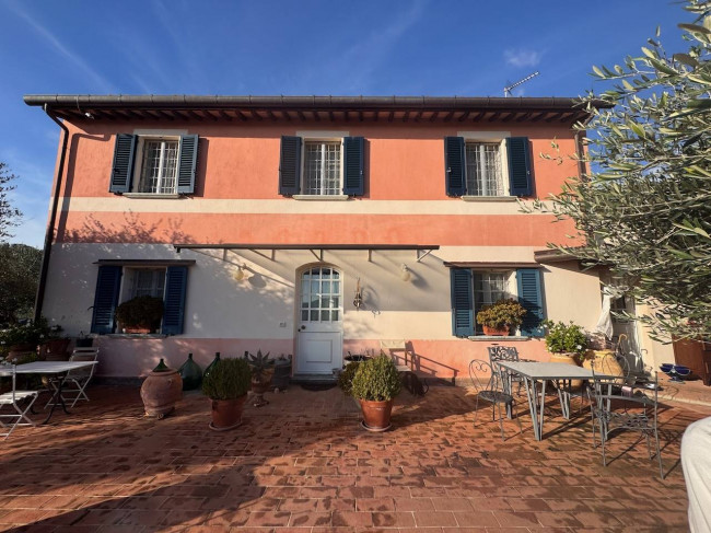 Casale in vendita a Massarosa