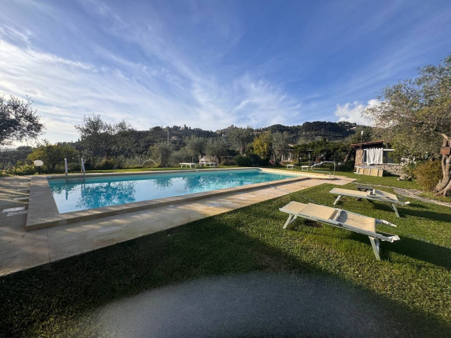 Casale in vendita a Massarosa