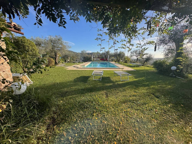 Casale in vendita a Massarosa