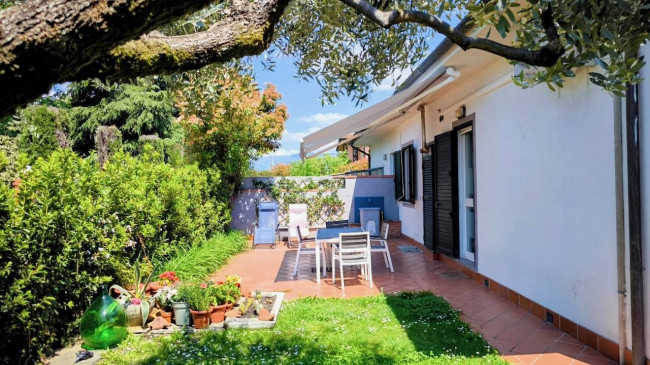 semi-detached house for sale in Lucca