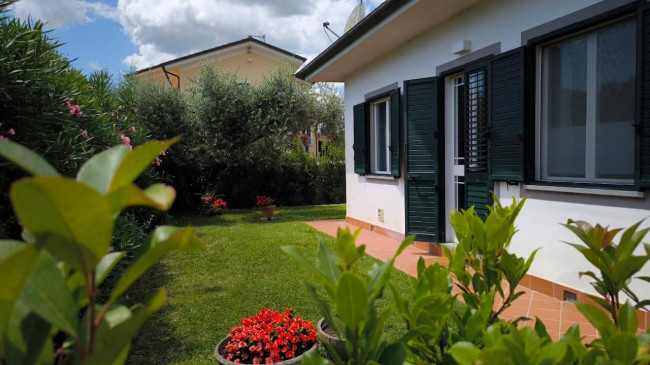 semi-detached house for sale in Lucca