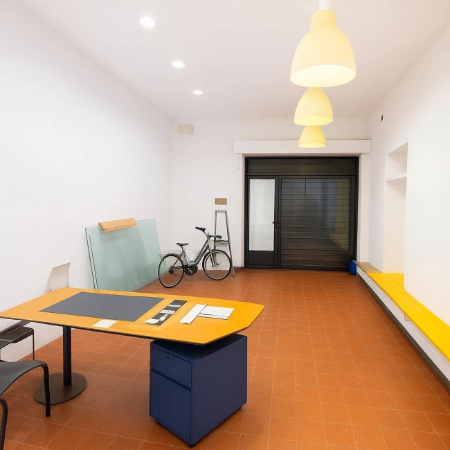 FONDO COMMERCIALE in vendita a Lucca