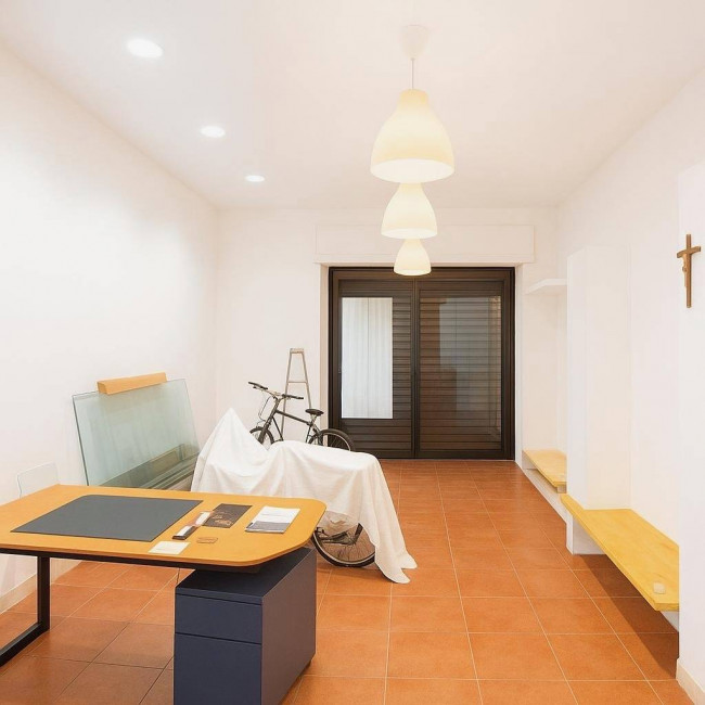 FONDO COMMERCIALE in vendita a Lucca