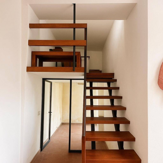 FONDO COMMERCIALE in vendita a Lucca