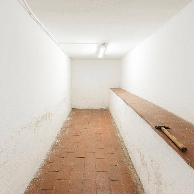 FONDO COMMERCIALE in vendita a Lucca