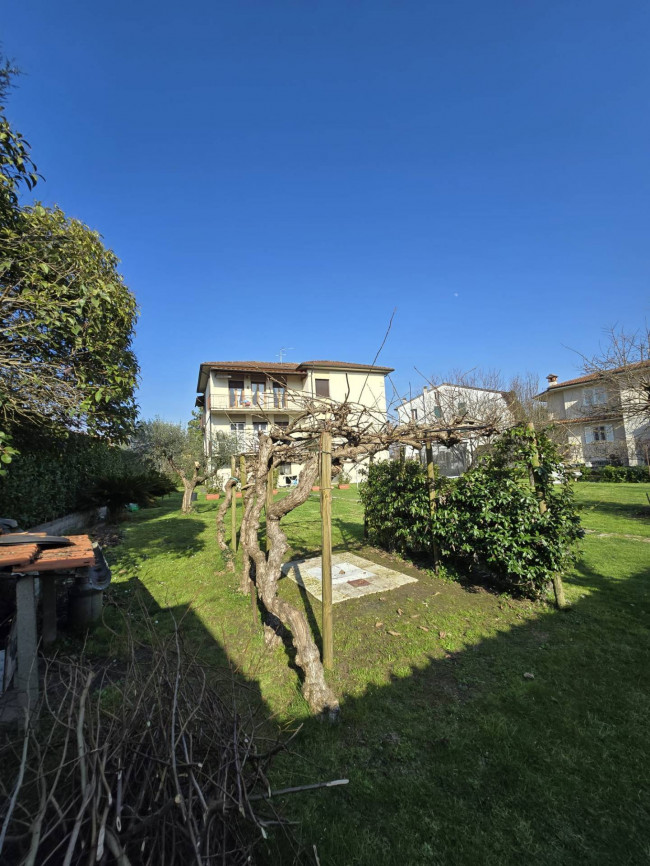 semi-detached house for sale in Lucca