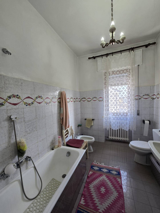 Villa  bifamiliare in vendita a Lucca