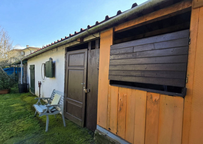 Villa  bifamiliare in vendita a Lucca