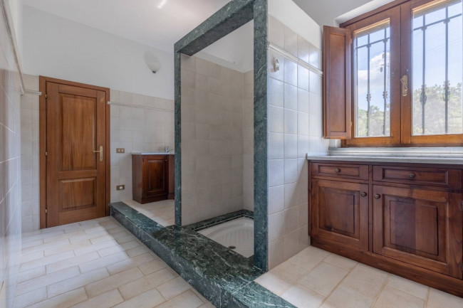 countryhouse for sale in Lucca