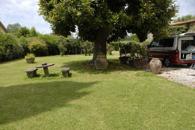 Farmhouse for sale in Lucca