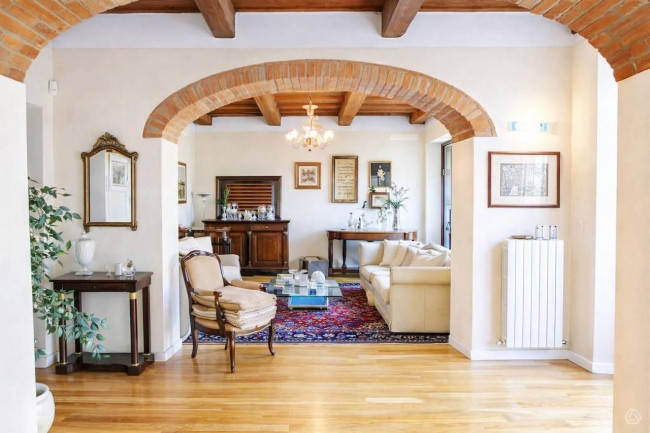 Farmhouse for sale in Lucca